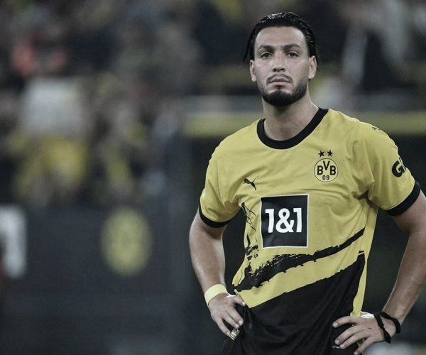Borussia Dortmund deve perder Bensebaini para o restante da temporada