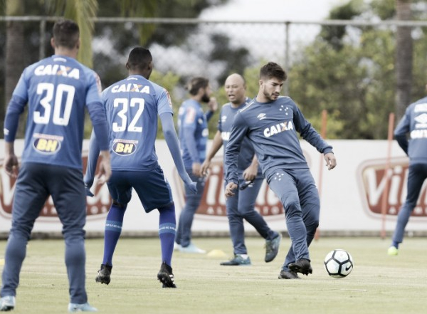 Com problemas com os volantes titulares, Lucas Silva ganha nova oportunidade no time do Cruzeiro