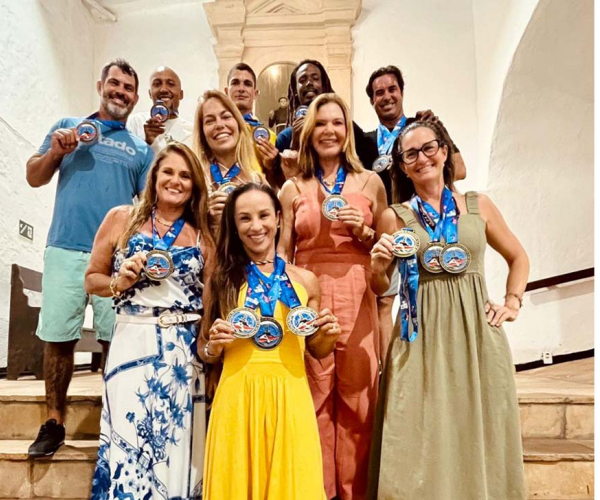 Yacht Clube da Bahia leva 31 prêmios de Melhores do Ano de 2023 na canoagem polinésia