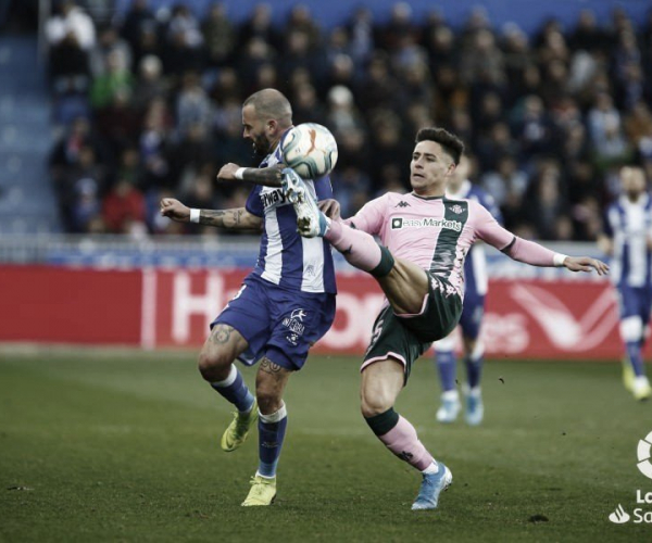 Previa Deportivo Alavés - Real Betis: empezar con la asignatura pendiente, lejos de casa