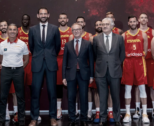 España presenta a los 16 elegidos para la gira previa al Mundial de China