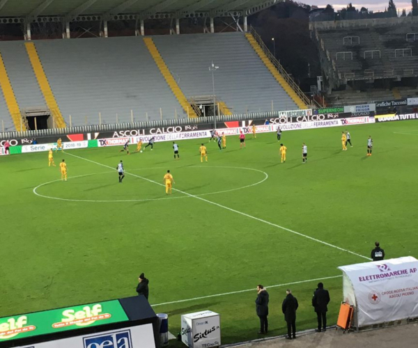 Serie B - Ardemagni risponde a Schenetti, 1-1 tra Ascoli e Cittadella