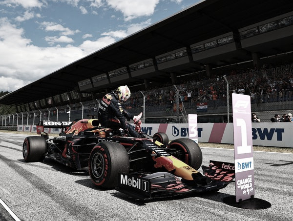 Verstappen repite la pole en Austria