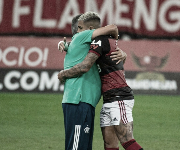 Gabigol defende Domènec após nova atuação fraca do Flamengo: "Tem nosso apoio"