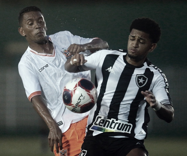 Em briga direta por vaga no G-4, Botafogo enfrenta Madureira no Giulitte Coutinho