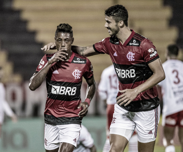 Titulares estreiam, Flamengo tem vitória dominante sobre Bangu e permanece no topo do Carioca