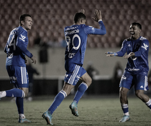 Em jogo marcado por falhas, Cruzeiro garante vitória nos acréscimos contra Londrina