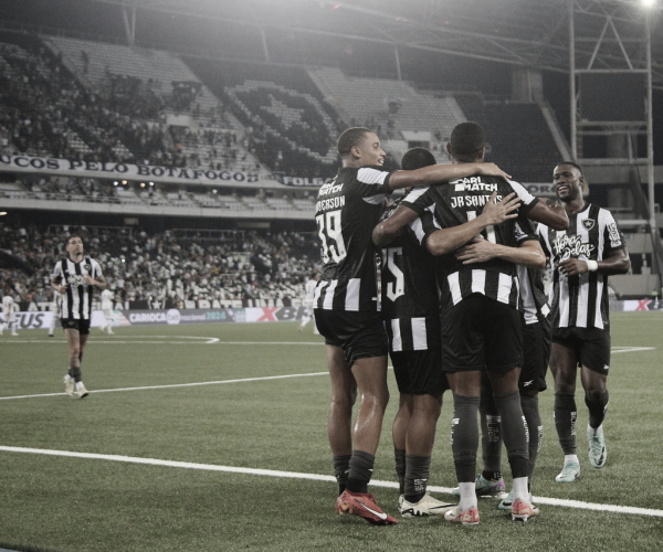 Botafogo vence Sampaio Corrêa de virada e avança para decisão da Taça Rio