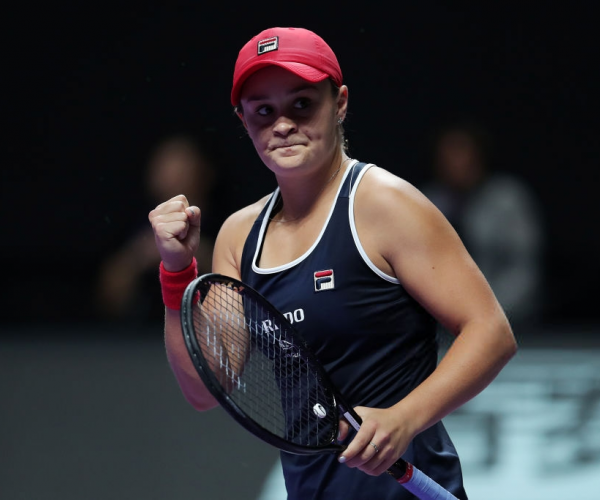 WTA Finals: Ashleigh Barty overcomes a slow start, beats Belinda Bencic in three sets