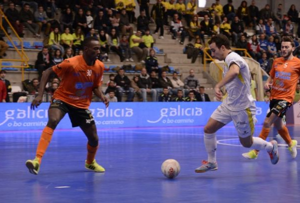 Santiago Futsal se lleva el derbi gallego con un ajustado 3-2