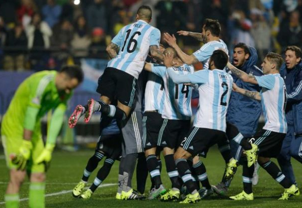 Carlos Tevez Sends Argentina To Copa America Semi-finals