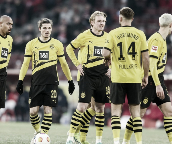 Borussia Dortmund quer se aproximar dos primeiros colcados da Bundesliga