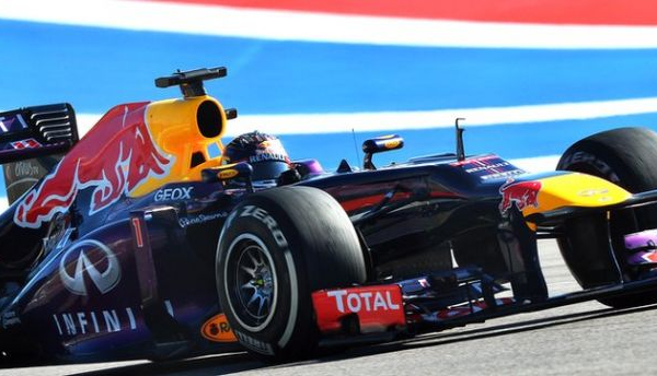 Vettel leaves it late to snatch US Grand Prix pole start