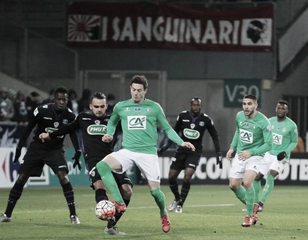 Saint-Étienne vence o Ajaccio na prorrogação e avança às oitavas da Copa da França