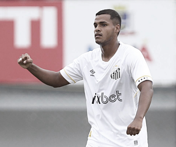 Enzo Monteiro iguala números de 2022 e projeta segundo semestre pelo Sub-20 do Santos