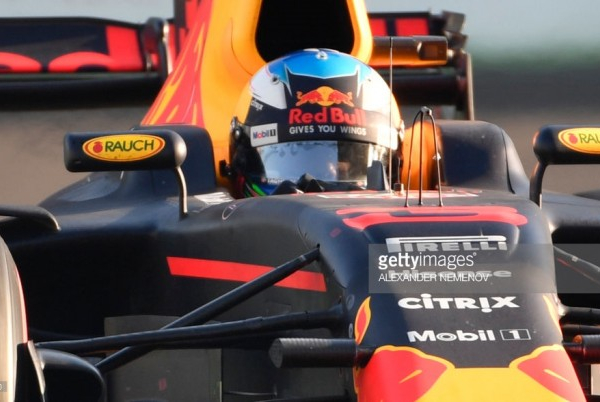 Ricciardo takes the spoils in frantic Azerbaijan GP - as it happened