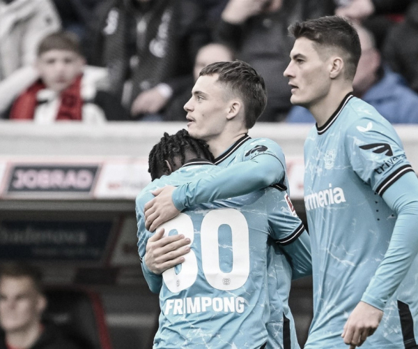 Bayer Leverkusen mantém invencibilidade de 26 jogos na Bundesliga
