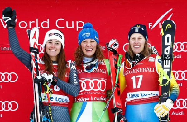 Sci Alpino - Lake Louise, discesa femminile: vince la Stuhec, ma la Goggia è splendida seconda