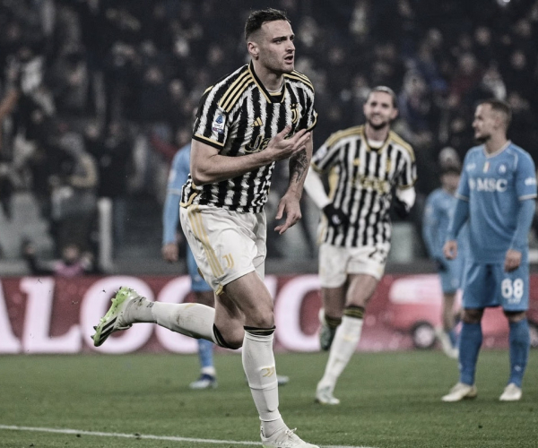 Juventus vence Napoli e assume a liderança provisória da Lega Série A