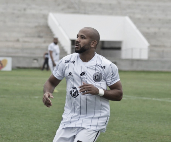 Campeão da Copa Alagoas, lateral Ítalo projeta sucesso no ASA: “Primeiro de muitos”