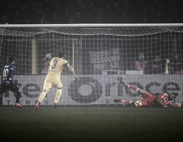 Buffon volta de lesão, pega pênalti, e Juventus bate Atalanta pela semi da Copa Itália