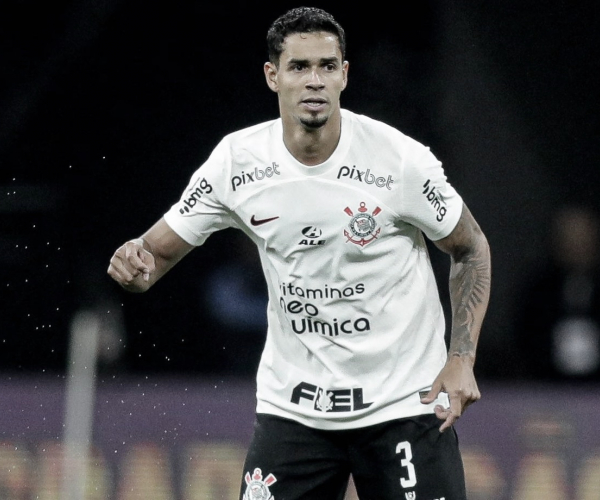 Corinthians joga mal e fica apenas no empate com o Goiás