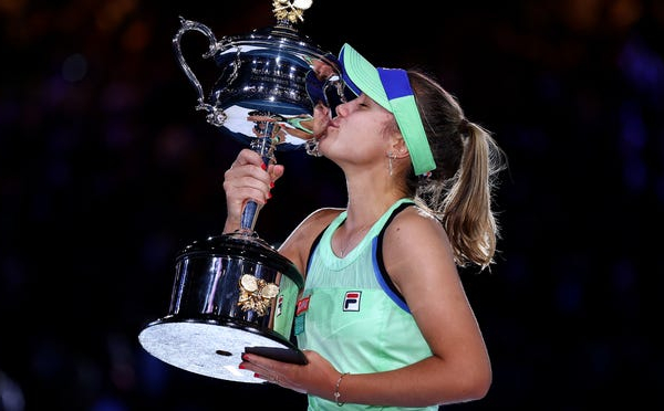 2020 Australian Open: Sofia Kenin captures first major title with three-set victory over Garbine Muguruza