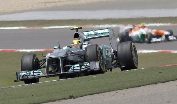 Cina, Alonso e Massa davanti a tutti nell'ultima sessione di prove libere