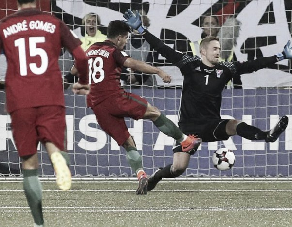 Ilhas Faroé 0-6 Portugal: André Silva deu três «prendas» a Fernando Santos