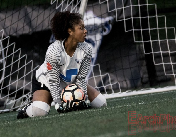 Boston Breakers re-sign Abby Smith