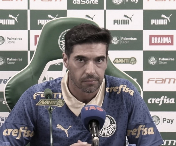  Abel desvia foco de favoritismo: "Eu sei que vocês querem meter essa pressão em cima do Palmeiras."