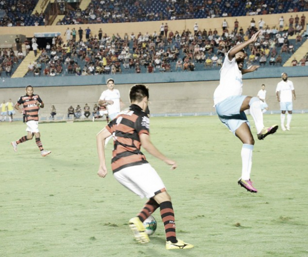 Keirrison marca duas vezes e Londrina surpreende Atlético-GO no Serra Dourada