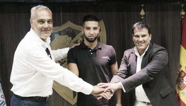 Málaga acerta contratação do atacante marroquino Adnane Tighadouini por cinco temporadas