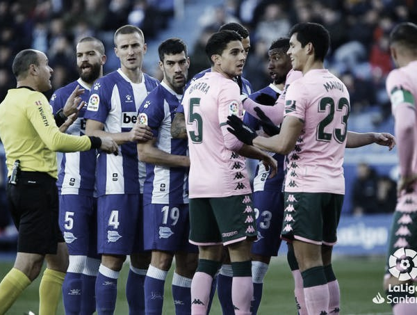 El Alavés - Betis se disputará este domingo