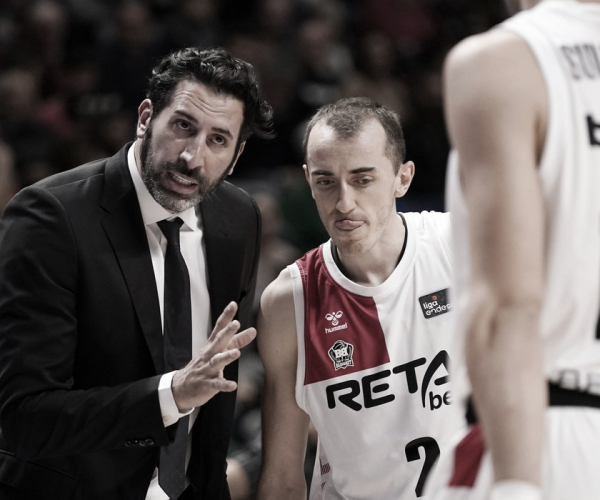 Álex Mumbrú renueva dos temporadas más con Bilbao Basket