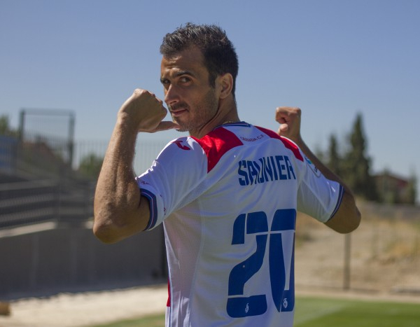 Saunier: un luchador para la zaga del Granada CF