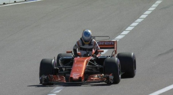 Formula 1 - McLaren entrambe penalizzate in Azerbaigian: Alonso e Vandoorne arretrati in griglia