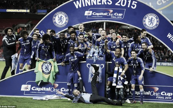 Após 2-0 sobre «Spurs»: Chelsea arrecada Taça da Liga