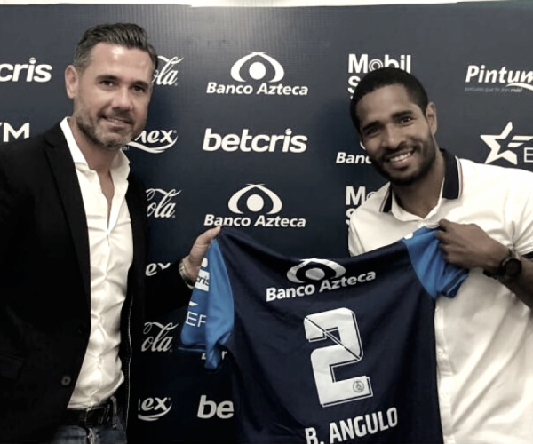 Brayan Angulo renueva por tres años con el Club Puebla