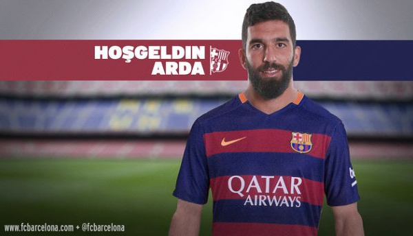 Arda Turan signe au Barça