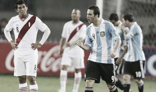 Resultado Argentina vs Perú por Eliminatorias (2-2)