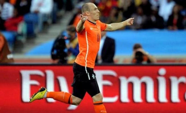 Amichevole pre-Mondiale: l'Olanda batte facilmente il Galles grazie a Robben e Lens