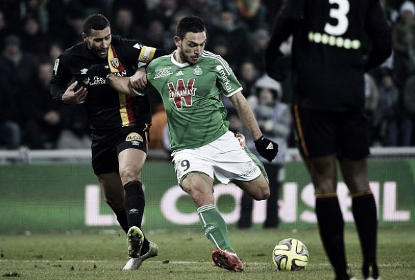 Em jogo de seis gols, Saint-Étienne consegue empate ante Lens nos minutos finais
