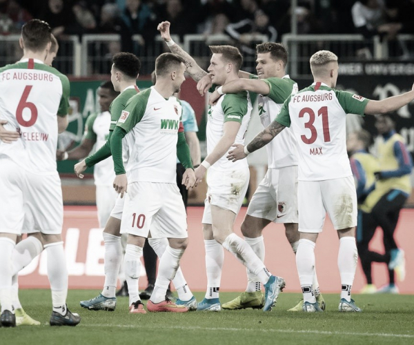 Ausgburg goleó 4-0 al Hertha BSC