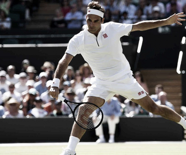 Federer domina Clarke, vence em sets diretos e segue firme em Wimbledon