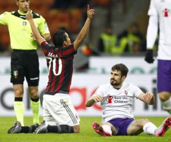 Milan-Fiorentina: viola come James Bond ma con la pistola giocattolo