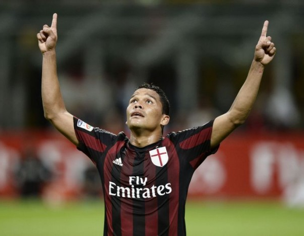 Milan, Carlos Bacca annuncia: "Resto al Milan"