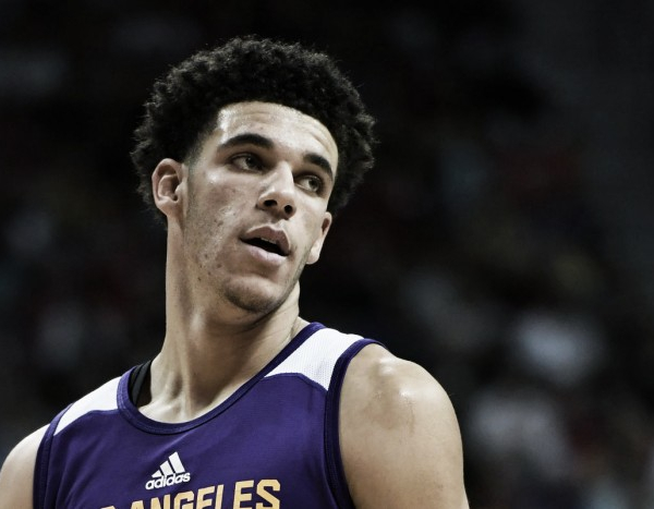 Los Angeles Lakers and LA Clippers Battle to Open NBA Season