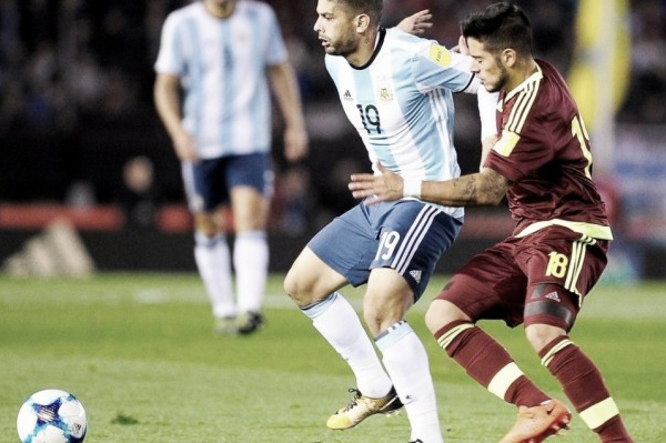 Pizarro-Banega: Dupla sevillista en el empate de Argentina