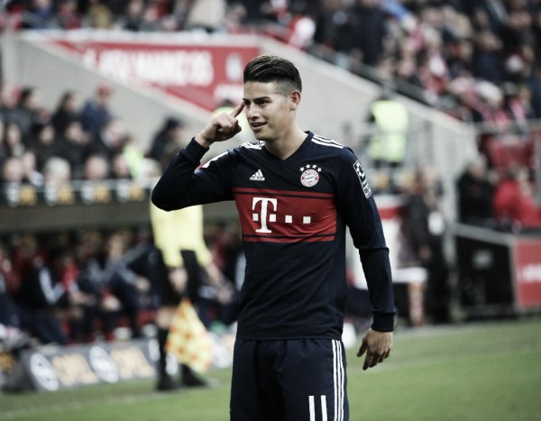 James Rodríguez conduce al Bayern Múnich en su victoria como visitante